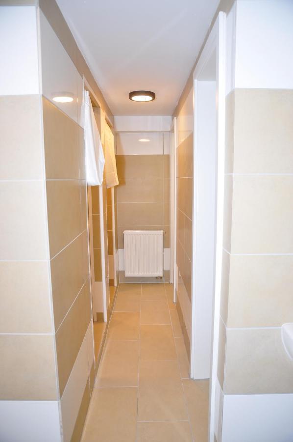 Weisenau Plaza Hostel Mainz Ngoại thất bức ảnh