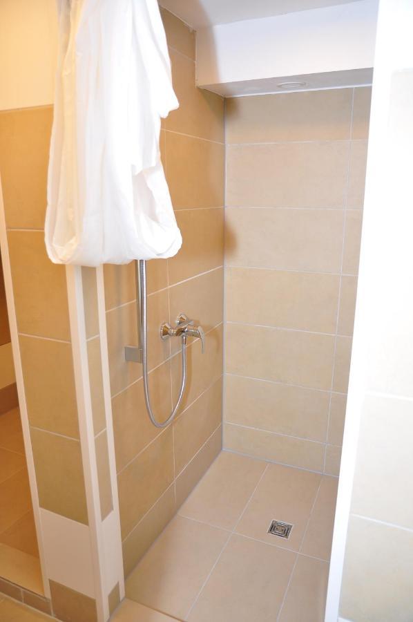 Weisenau Plaza Hostel Mainz Ngoại thất bức ảnh