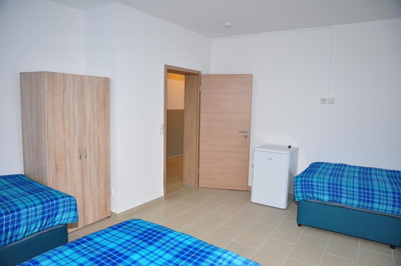 Weisenau Plaza Hostel Mainz Ngoại thất bức ảnh