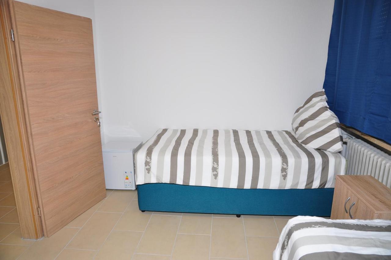 Weisenau Plaza Hostel Mainz Ngoại thất bức ảnh