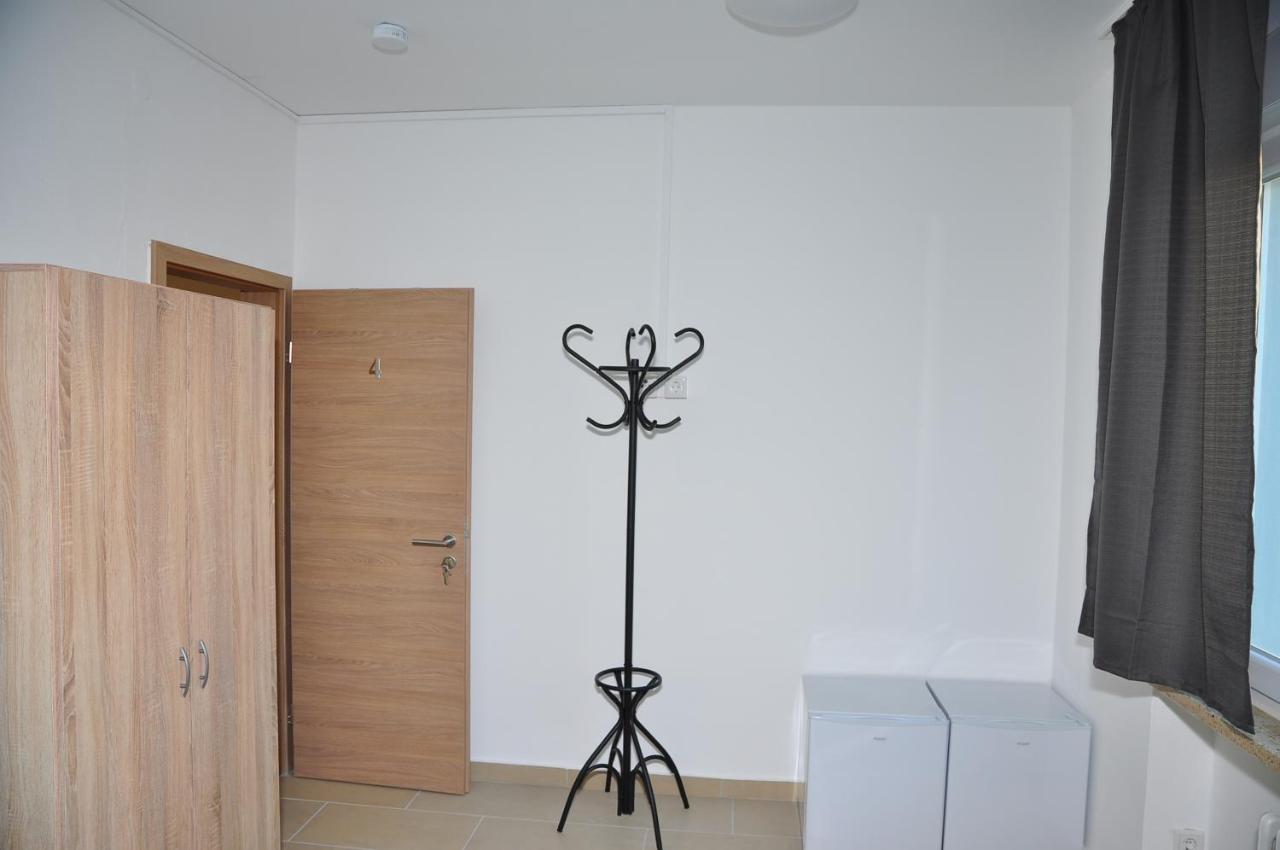 Weisenau Plaza Hostel Mainz Ngoại thất bức ảnh