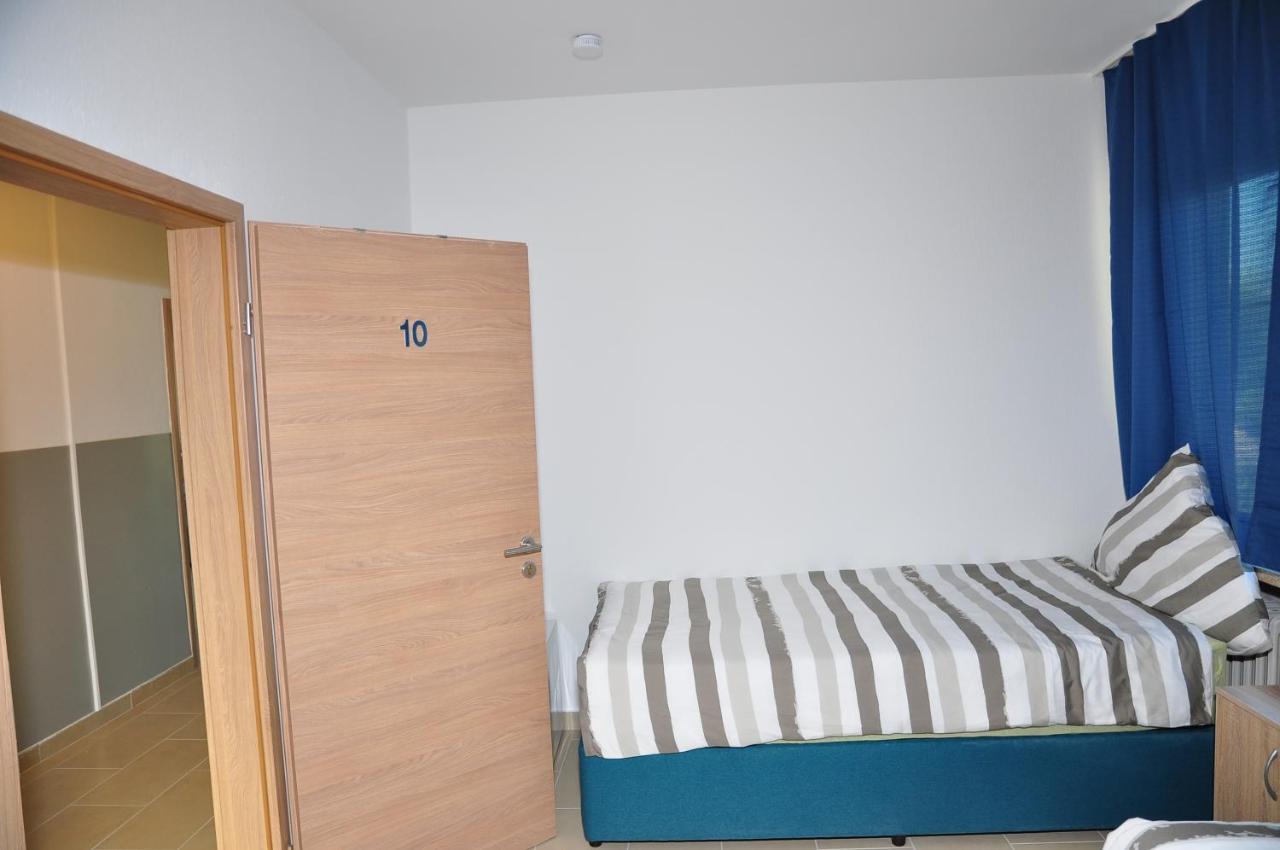 Weisenau Plaza Hostel Mainz Ngoại thất bức ảnh