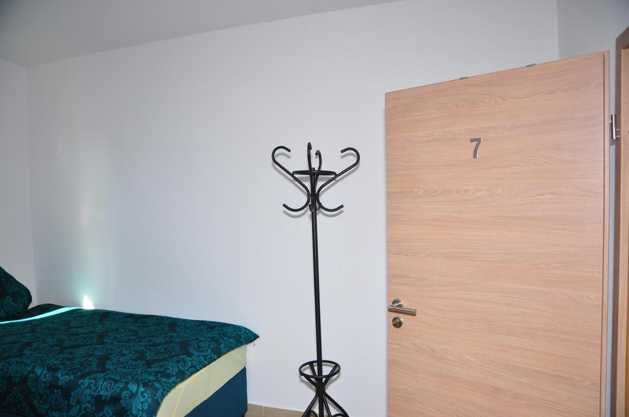 Weisenau Plaza Hostel Mainz Ngoại thất bức ảnh