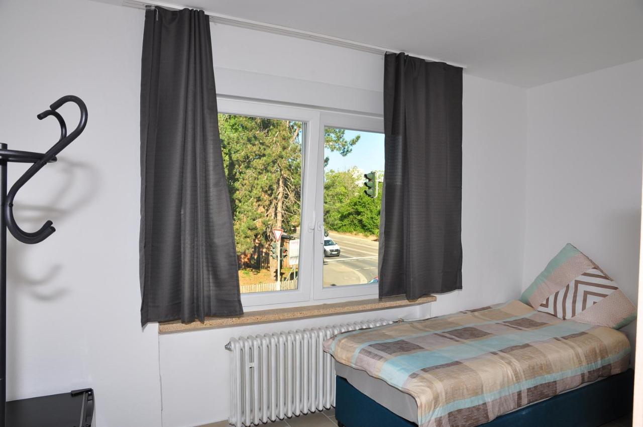 Weisenau Plaza Hostel Mainz Ngoại thất bức ảnh