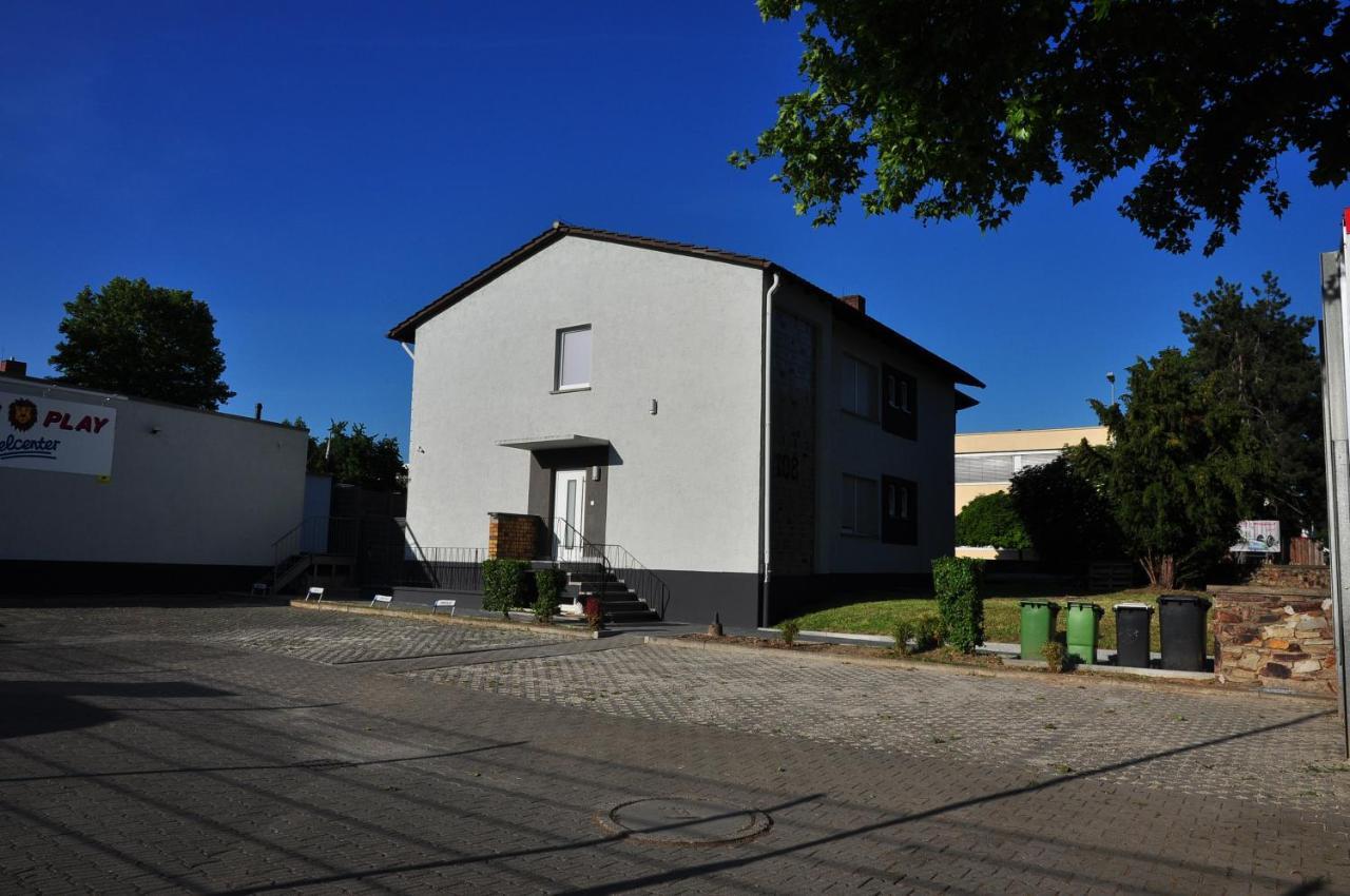 Weisenau Plaza Hostel Mainz Ngoại thất bức ảnh